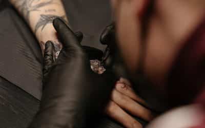 Das erwartet euch im Tattoo-Studio – Korona-Edition